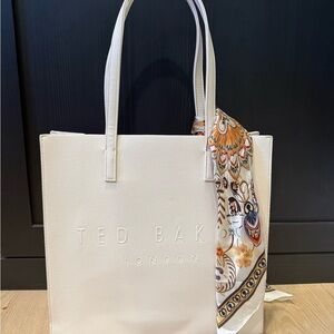 Ted Baker ICON Large Cream Tote NWT with add on scarf